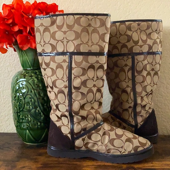 Coach Nikole Signature shearling boots - Picture 9 of 11